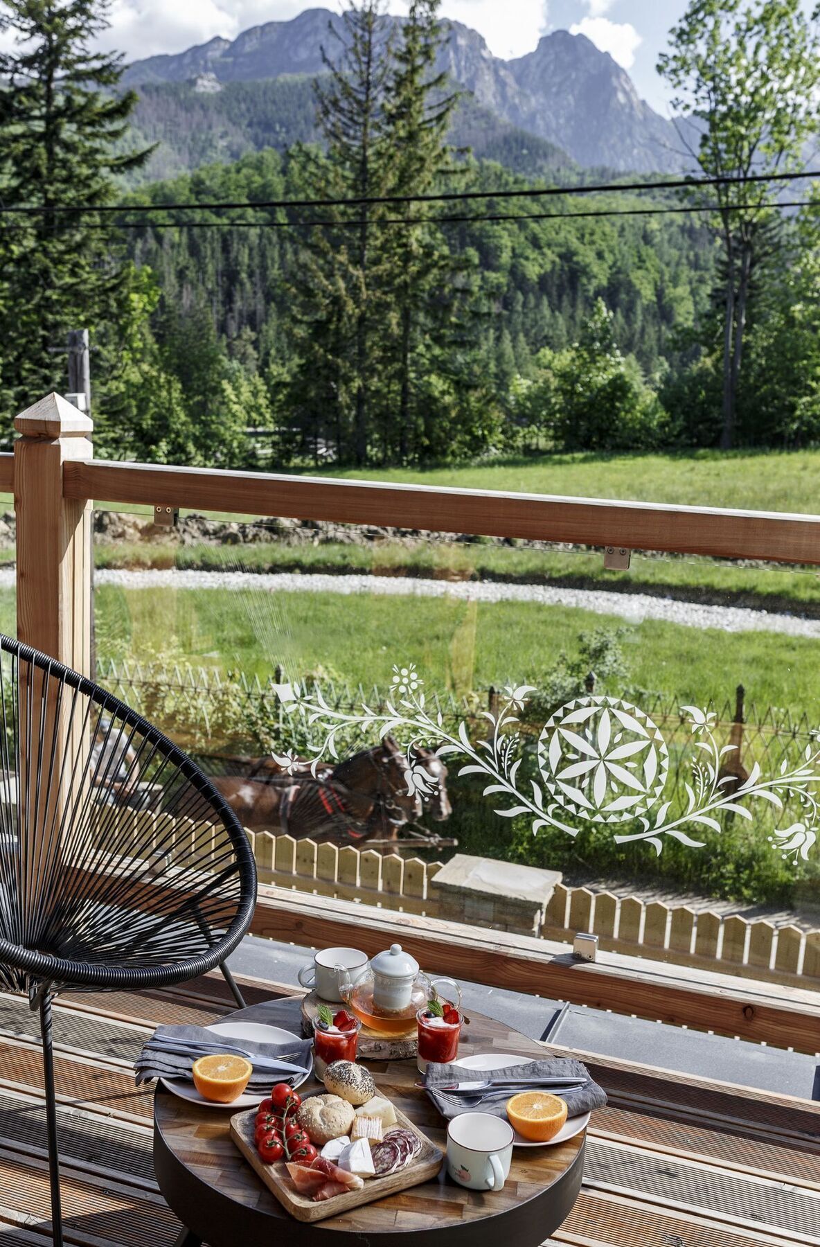 Biala Owca Bed & Breakfast Zakopane Ngoại thất bức ảnh A view of the river from the town of Jasper